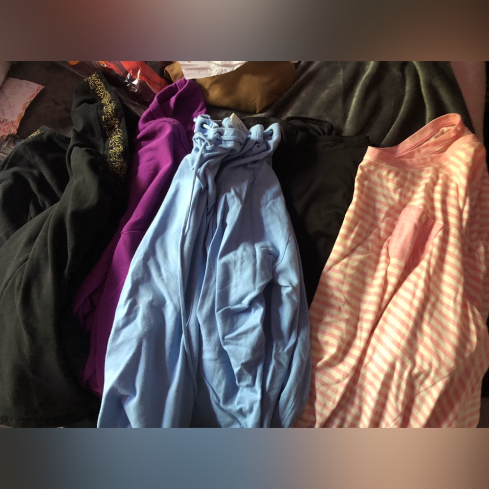 Lot of five women’s extra large shirts